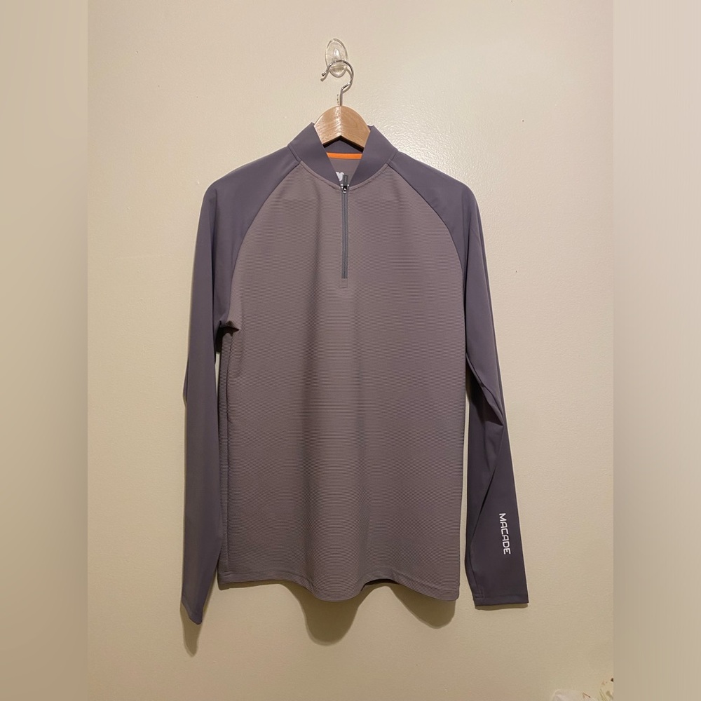 MACADE GOLF Gray Long Sleeve Quarter-Zip Top. Size M